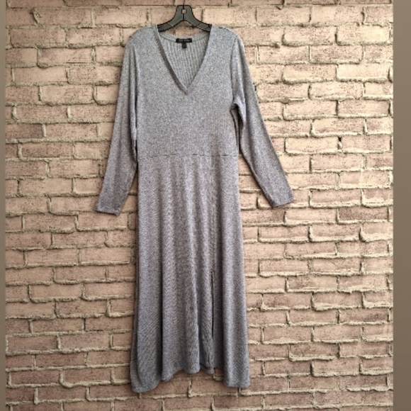 Banana Republic Ribbed Knit Midi Dress in Grey - Picture 6 of 12